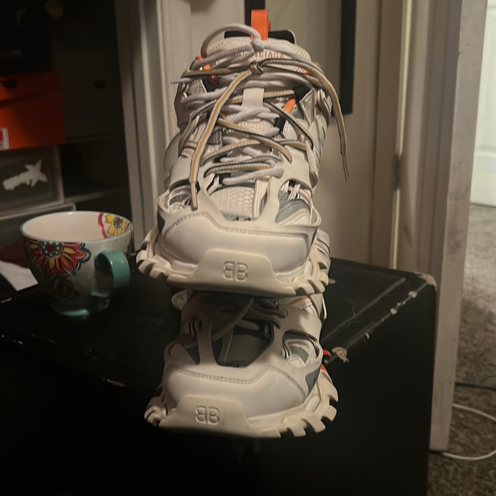 Size 44 - Picture 2 of 5